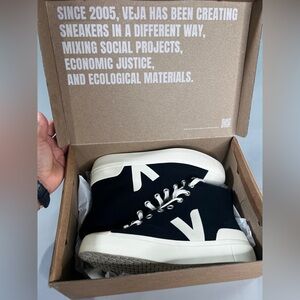 Veja Women Wata II Canvas Black Sneakers